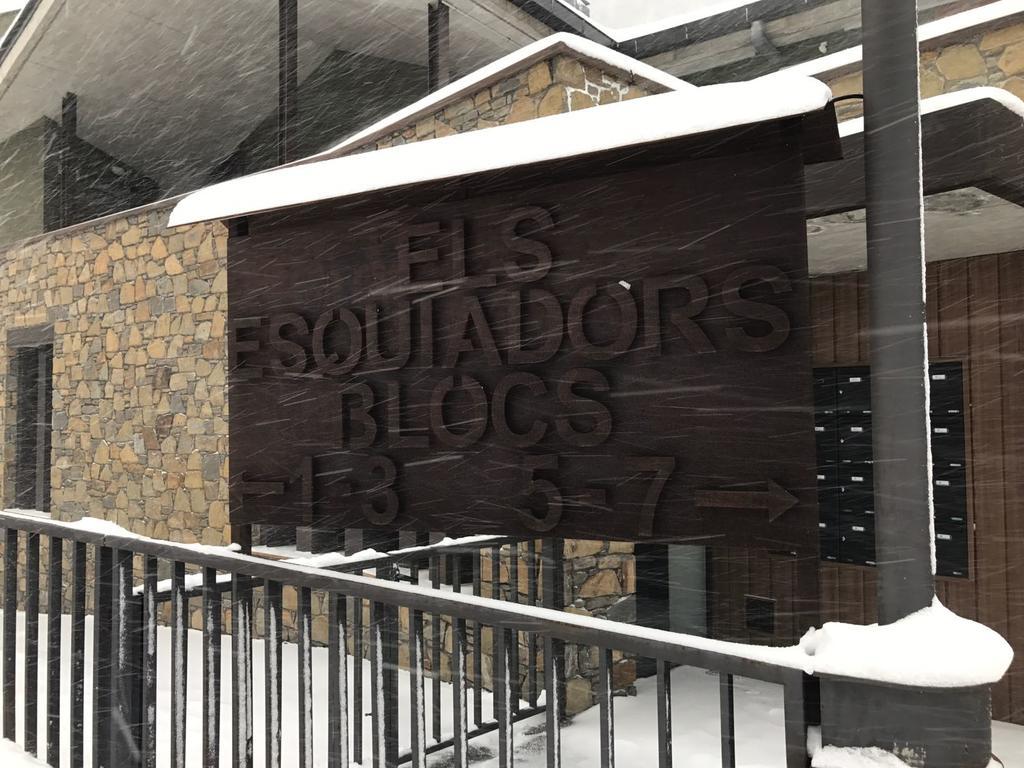 Apartaments Els Esquiadors Llorts Exterior photo